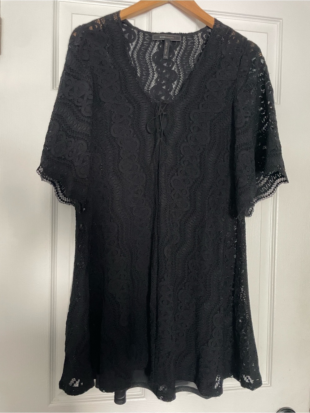 BCBGMAXAZRIA Black Lace Bell Sleeve Mini Dress XXS